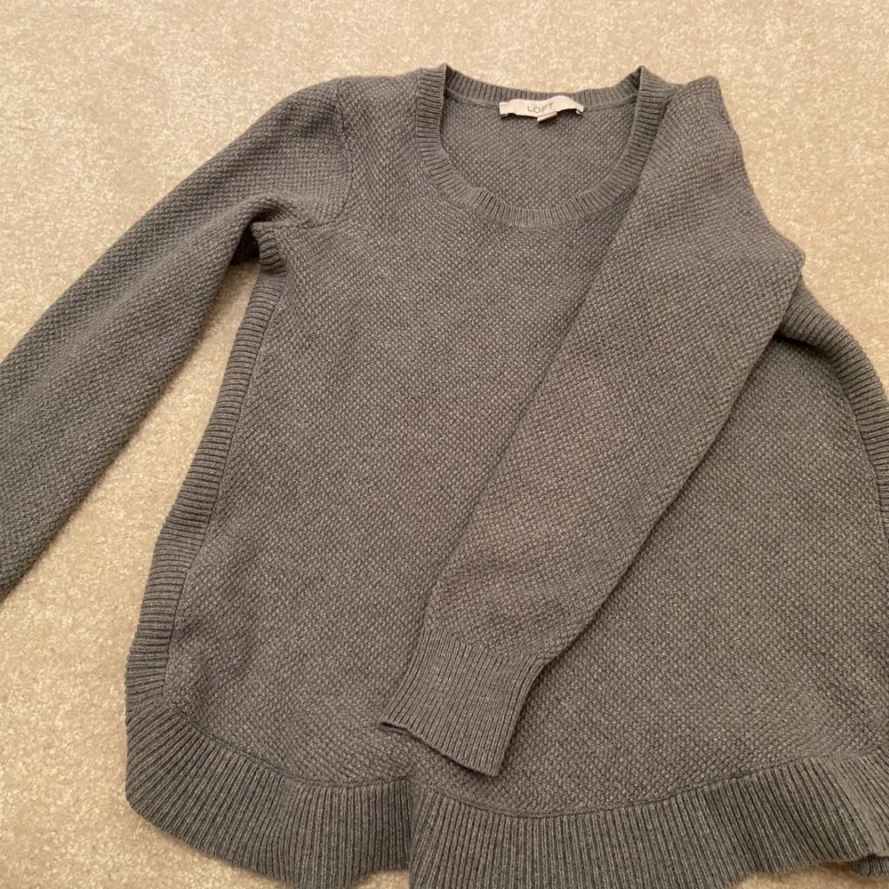 LOFT Gray Sweater Size XS